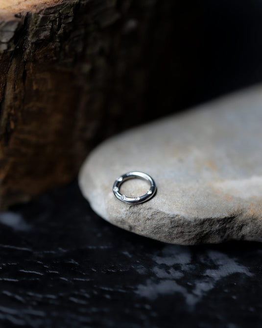 Diamonte Flex Titanium Hinged Ring